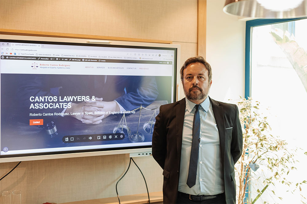 Team of lawyers in Spain, England and Wales